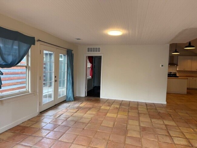 Building Photo - 326 Kindra Heights Rd