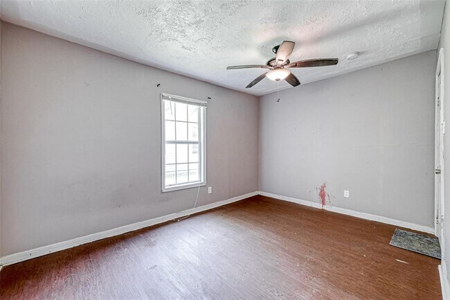 Building Photo - 8605 Dosia St