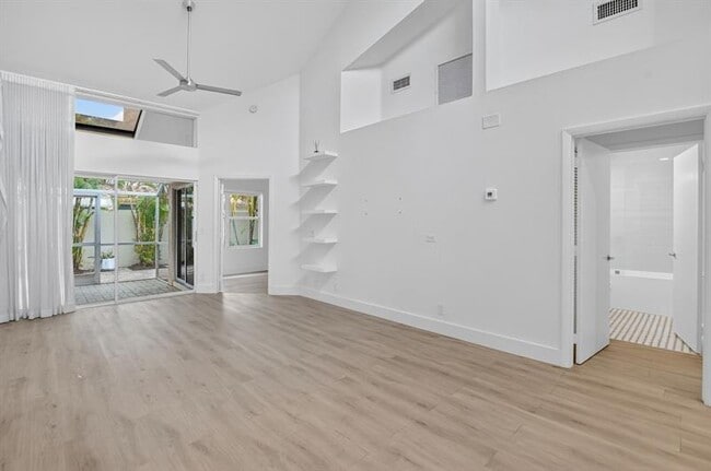 Building Photo - 5237 Majorca Club Dr