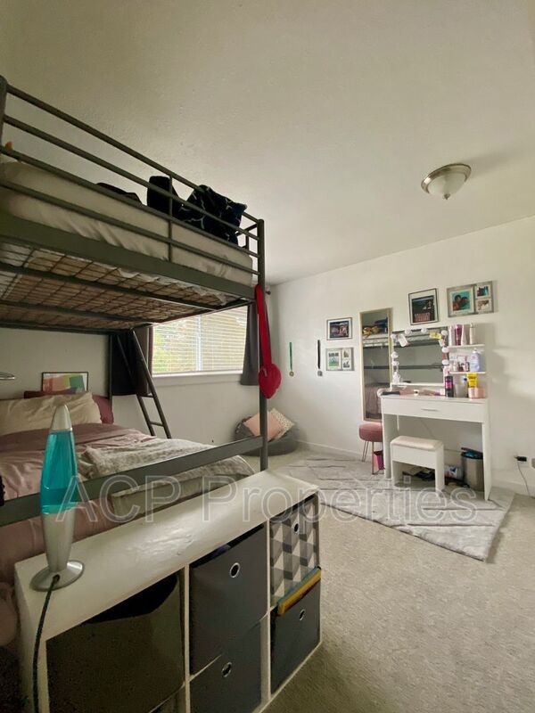 Building Photo - 406 Arrowhead Ln