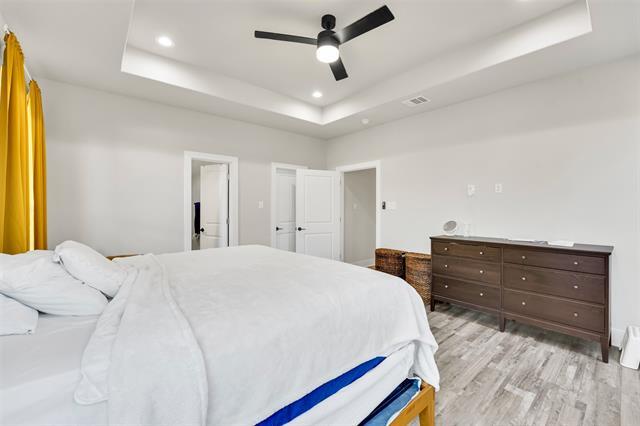 Building Photo - 4621 Collins Ave