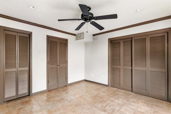 Building Photo - 2744 Briarhurst Dr