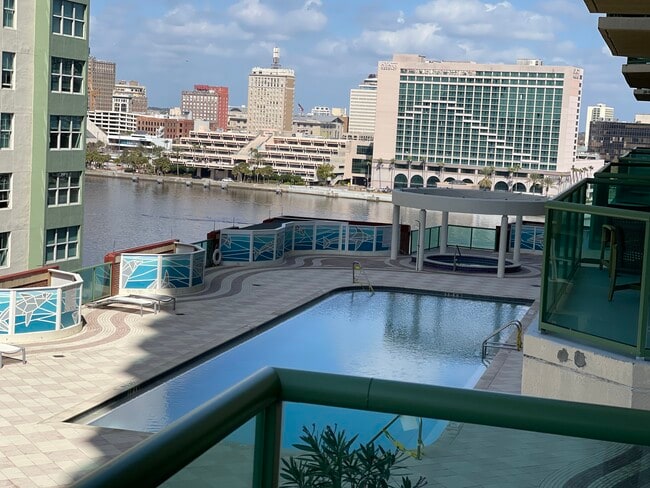 Building Photo - 1431 Riverplace Blvd