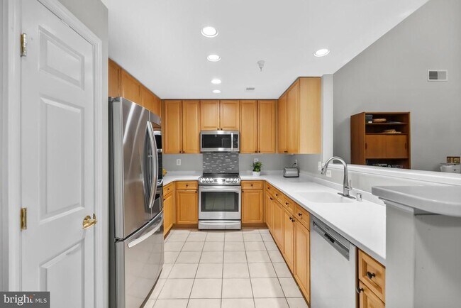 Building Photo - 5108 Donovan Dr