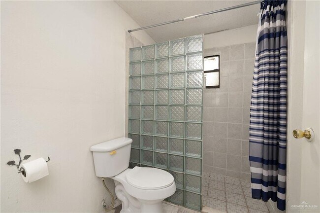 Building Photo - 20 Albacore St