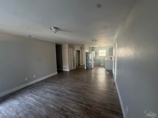 Primary Photo - 1420 Langley Ave