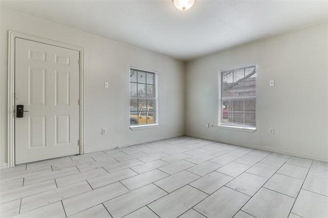 Building Photo - 7909 Wanebe Dr