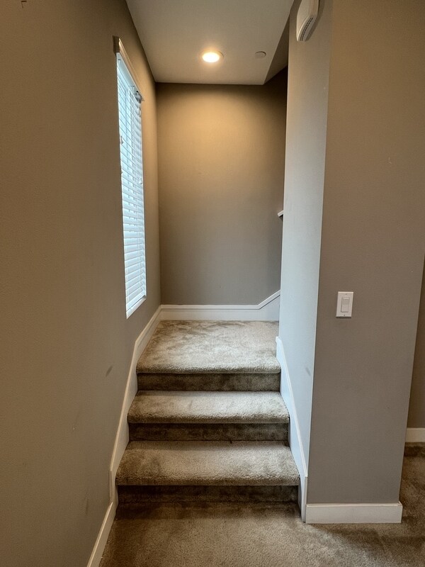 Building Photo - 81 Sea Crest Dr
