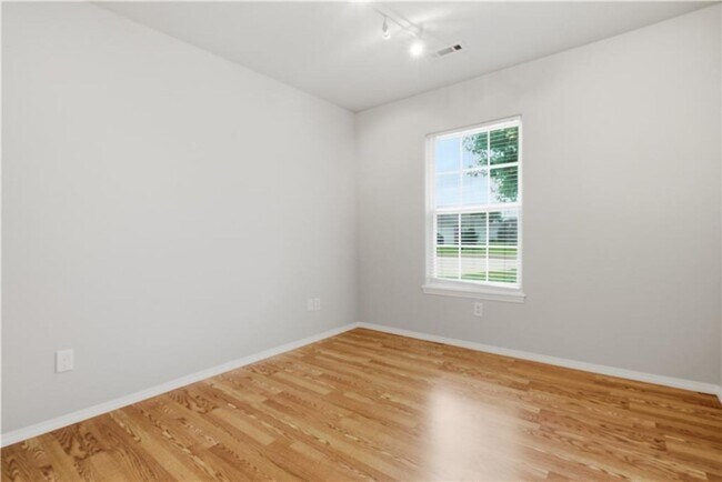Building Photo - 6402 SW High Meadow Blvd