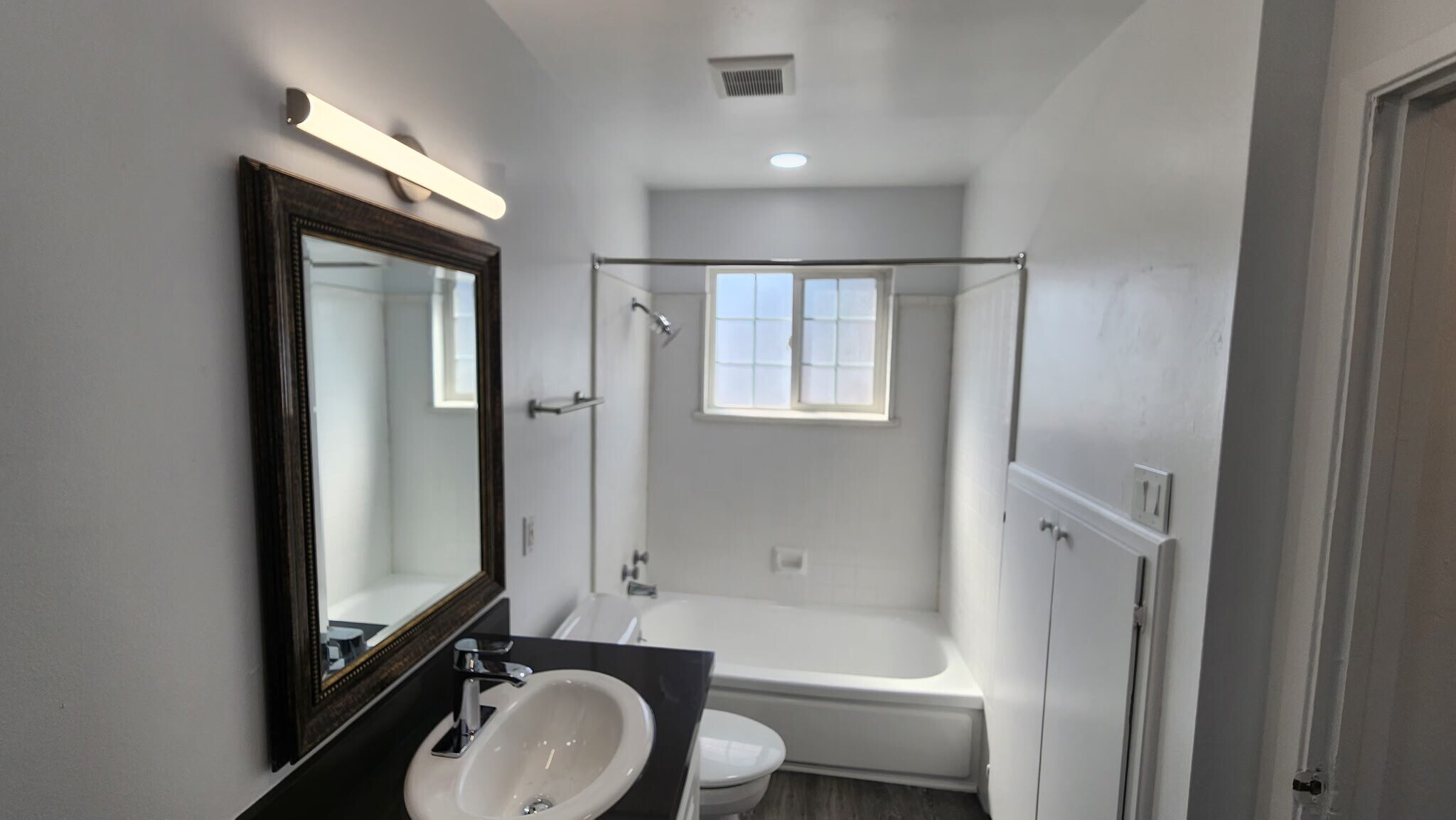Building Photo - 39126 Sundale Dr