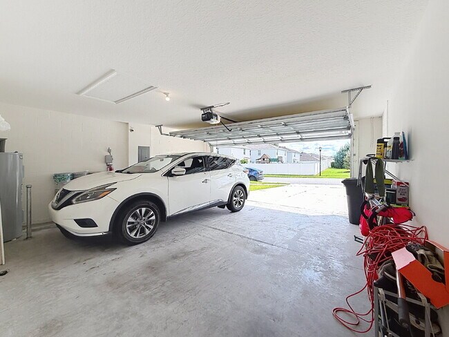 Building Photo - 13559 Southern Magnolia Dr