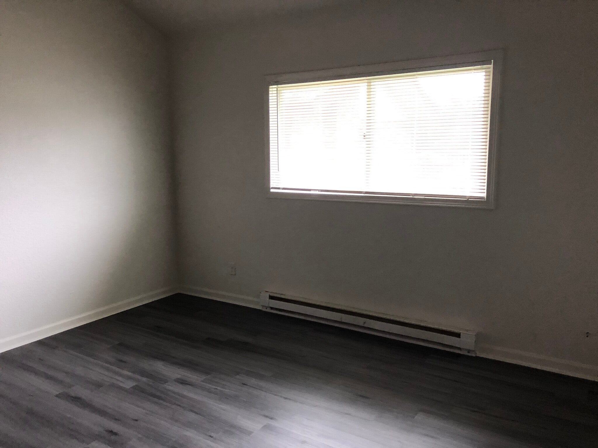 Building Photo - 1114 33rd St SE