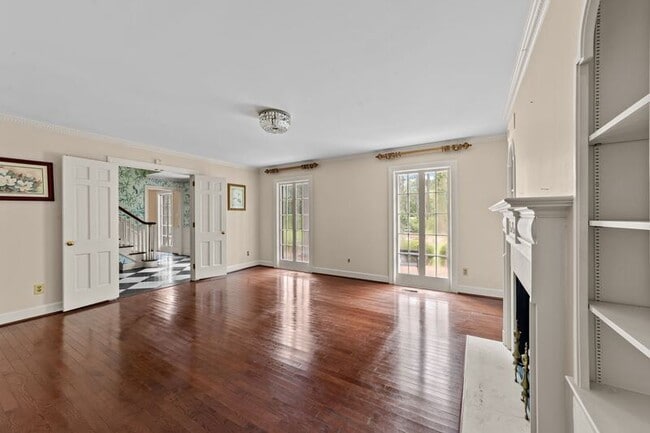 Building Photo - 221 Magnolia Ln