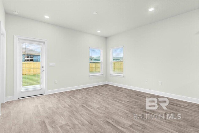 Building Photo - 13765 Shea Cir