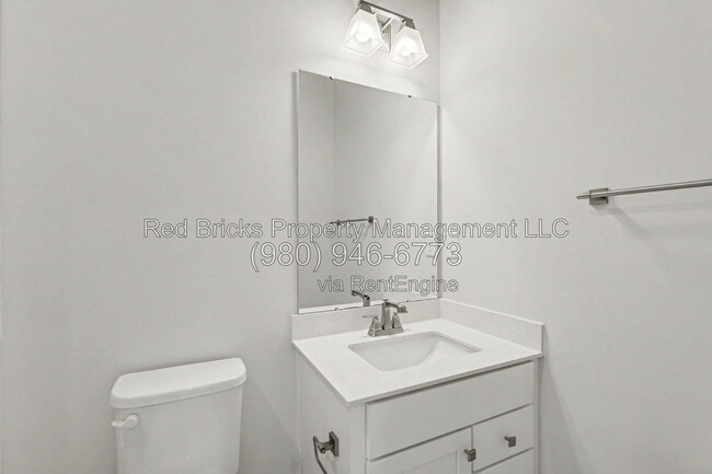 Building Photo - 1007 Simcoe Ln