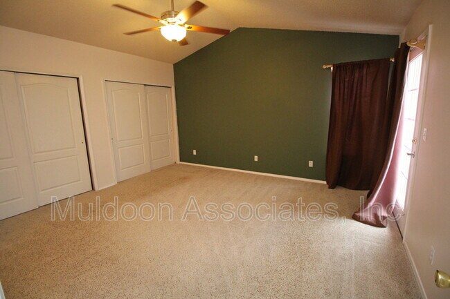 Building Photo - 6724 Lost Springs Dr