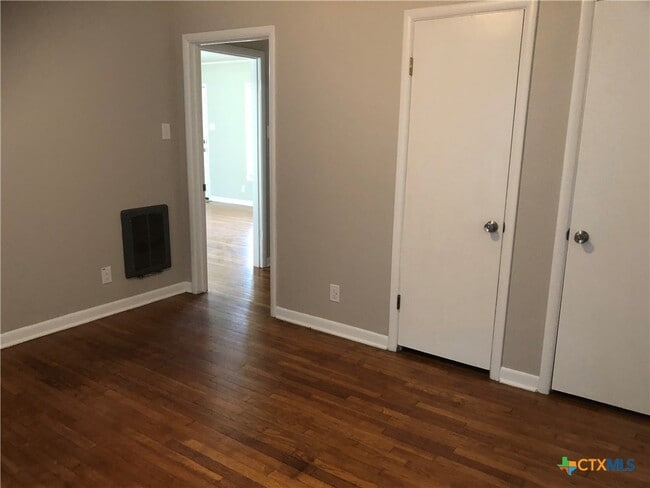 Building Photo - 1175 Canyon Dr
