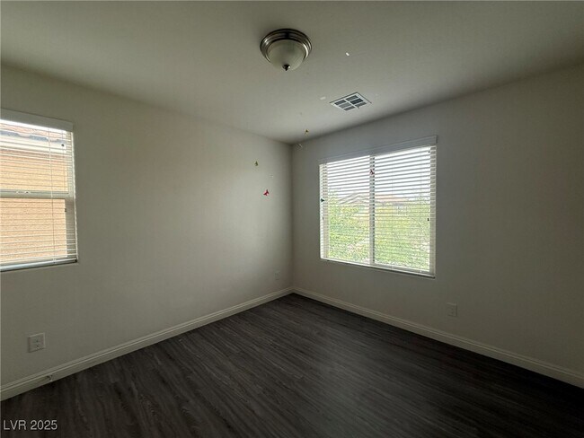 Building Photo - 2229 Mundare Dr