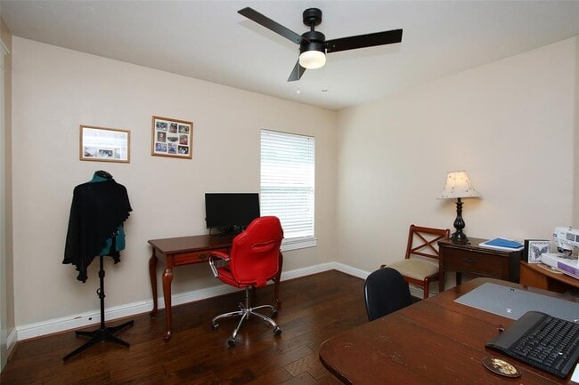 Building Photo - 16242 Pine Thorn Dr