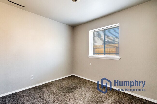 Building Photo - Beautiful home located just minutes from Settler's Park!