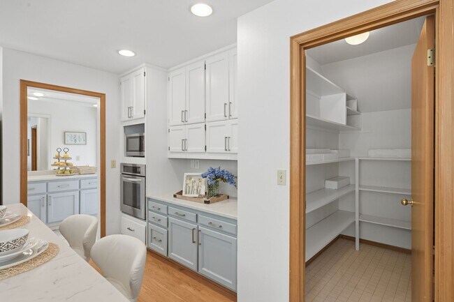 Building Photo - Beautiful 4 Bed 2.5 Bath Home in Renton