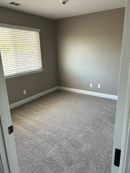 front bedroom - 980 La Costa Ct
