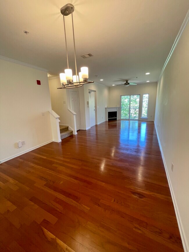 Building Photo - 3817 Picasso Ct