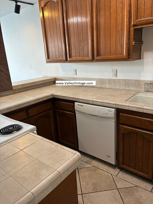 Building Photo - 11687 S Montana Ave