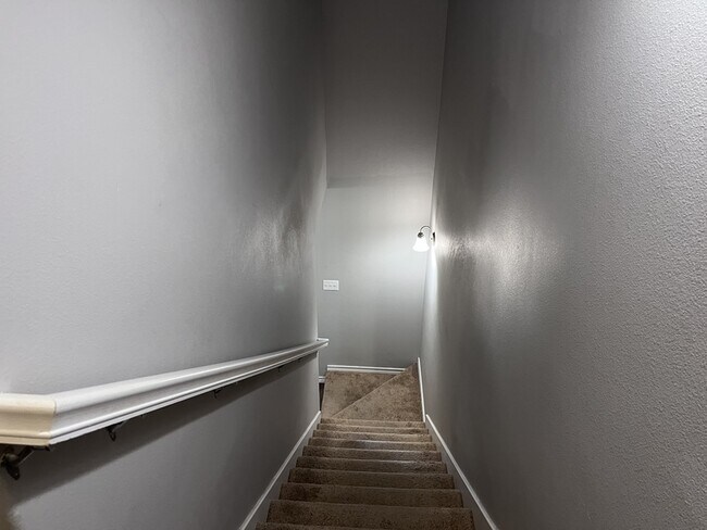 Building Photo - 3430 Itasca St