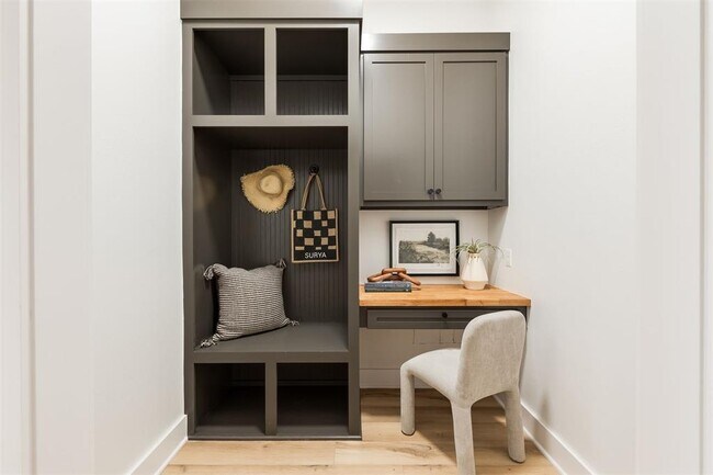 Building Photo - 1005 N Kelham Ave