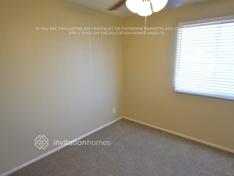 Building Photo - 2609 W Charter Oak Rd