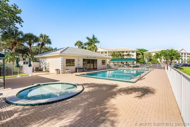 Building Photo - 6121 Balboa Cir