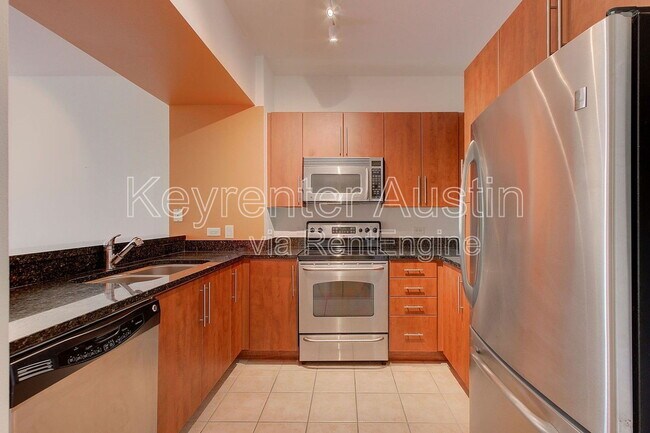Building Photo - 54 Rainey St