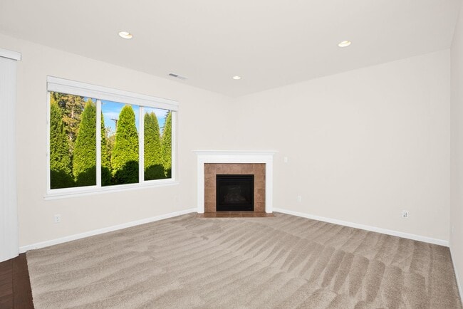 Building Photo - Gorgeous 4 Bedroom Lynnwood Home