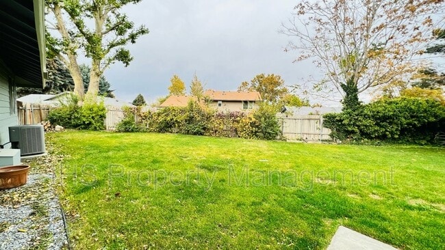Building Photo - 1613 S Palouse Pl