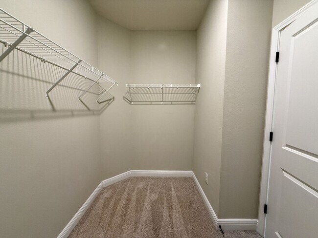 Building Photo - Spacious 3 Bedroom 2 Bath + Office with Split Floor Plan & Screened Patio in Pace!