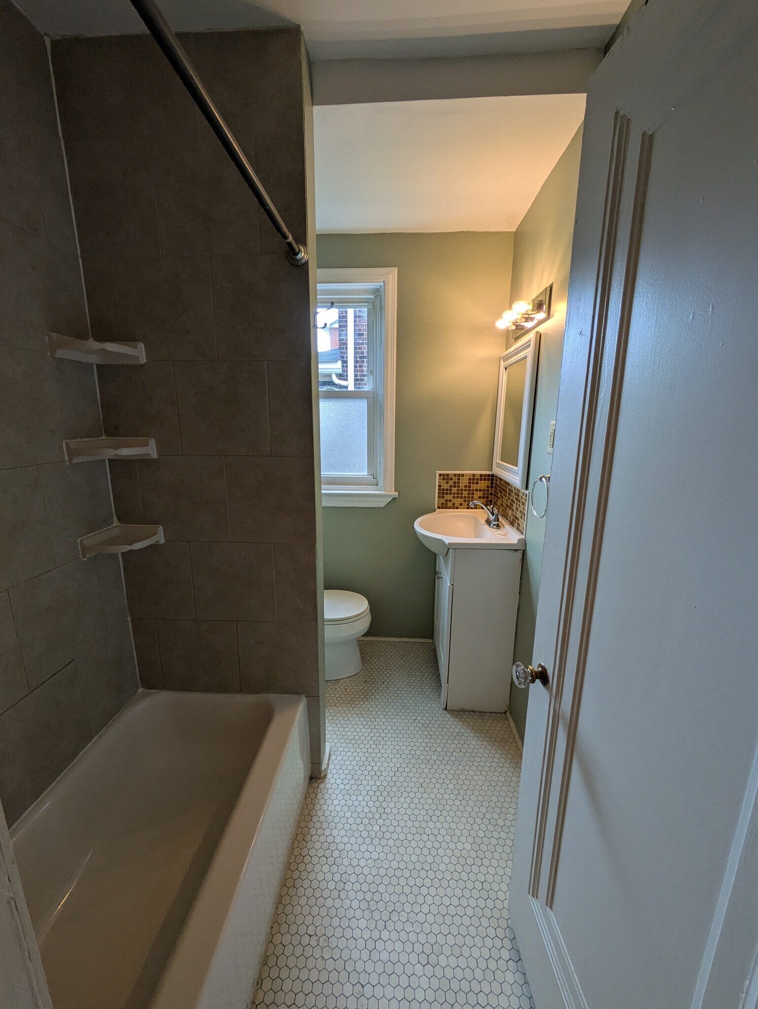 Building Photo - 7447 Schoyer Ave