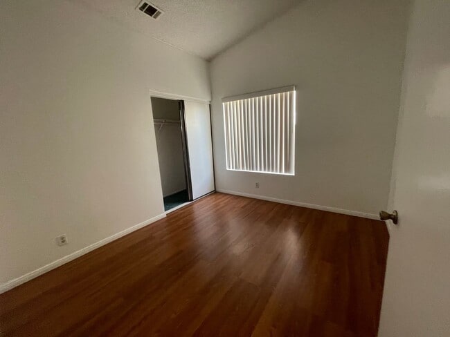 Building Photo - Charming Home in Hesperia- HOA Community- 3 Bedrooms, 2 Bathrooms, Community Park