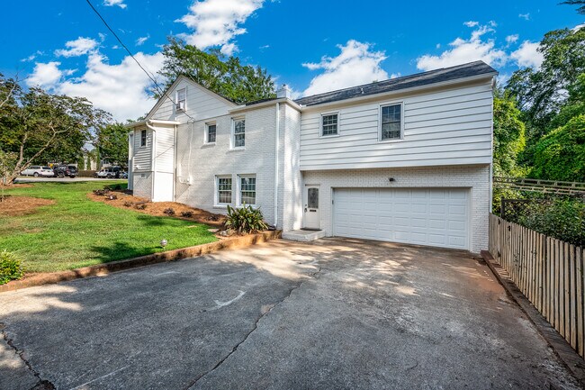 Building Photo - 114 Newman St