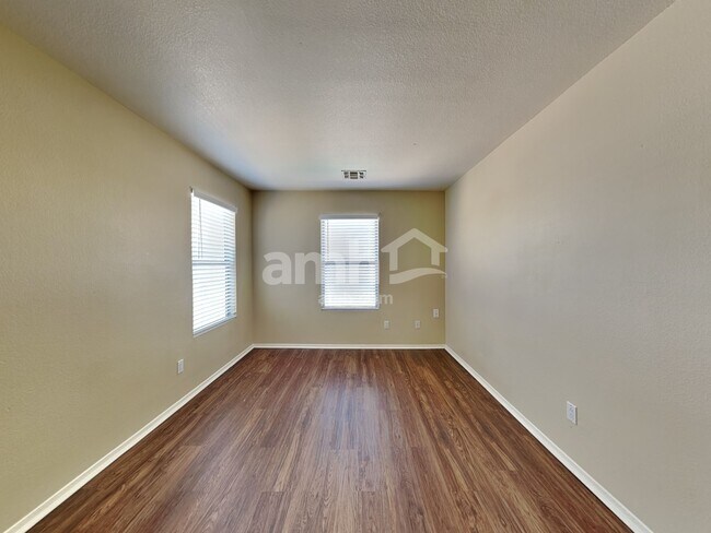 Building Photo - 2538 W Bloch Rd