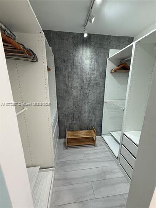 Building Photo - 5900 Collins Ave