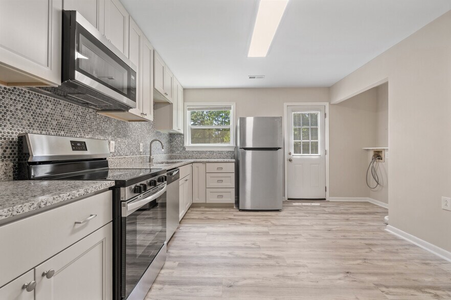 Building Photo - 3305 Portobello Ct