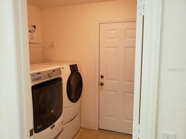 Building Photo - 1125 Lascala Dr