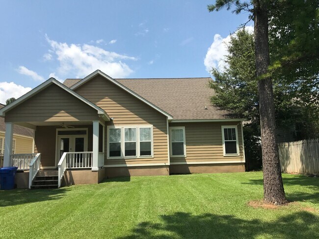Building Photo - 540 Orchard Cir