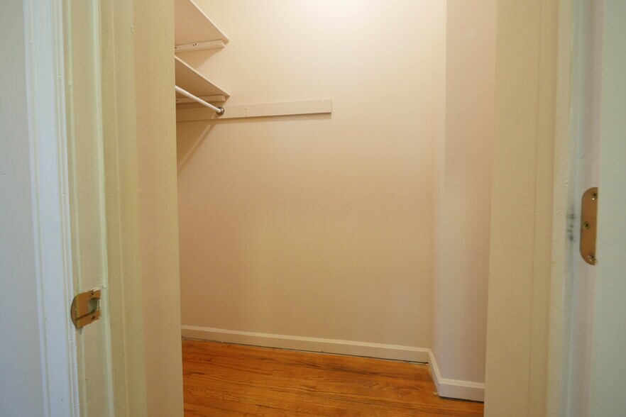 walk-in closet - 220 W Walnut St