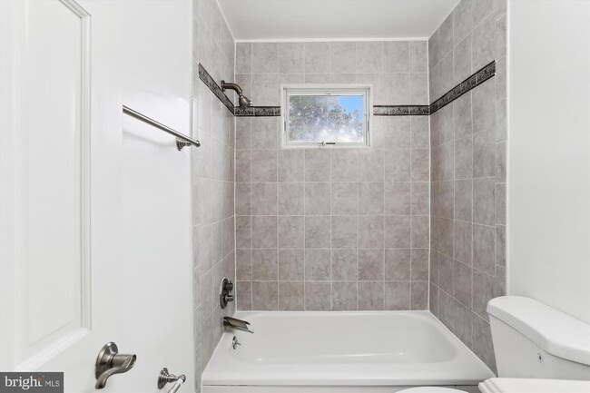 Building Photo - 9915 Ashburton Ln
