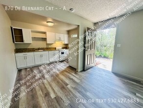 Building Photo - 870 De Bernardi Ct