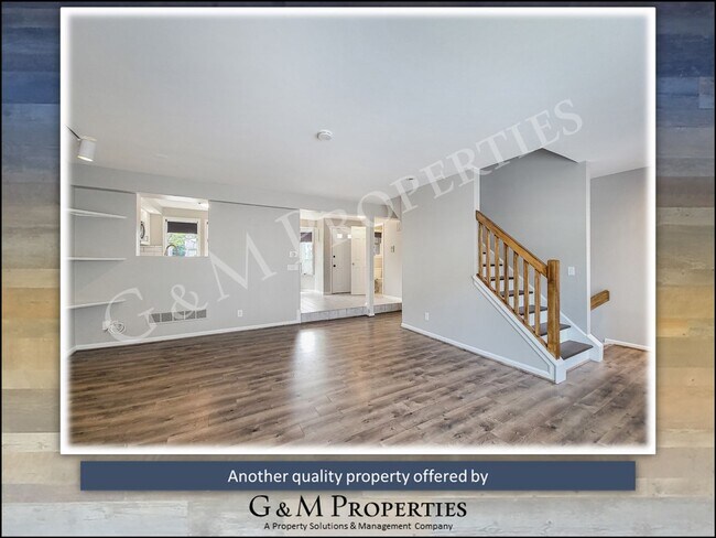 Building Photo - 2-Bd Townhome - On University Avenue!