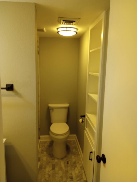 Building Photo - 905 12th St