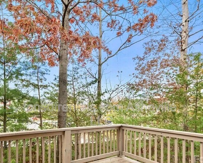 Building Photo - 7 Berry Crst Ln